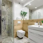 Lumina Near Centrum Praskie Koneser Διαμέρισμα *