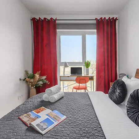 Lumina I 2Br Apart Near Centrum Praskie Koneser I Parking I Balcony 아파트 바르샤바