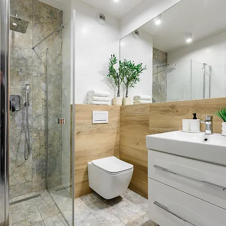 Lumina I 2Br Apart Near Centrum Praskie Koneser I Parking I Balcony 아파트 *