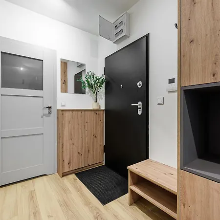 Lumina I 2Br Apart Near Centrum Praskie Koneser I Parking I Balcony Апартаменты Варшава