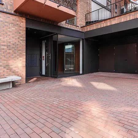 Lumina I 2Br Apart Near Centrum Praskie Koneser I Parking I Balcony Апартаменты Варшава